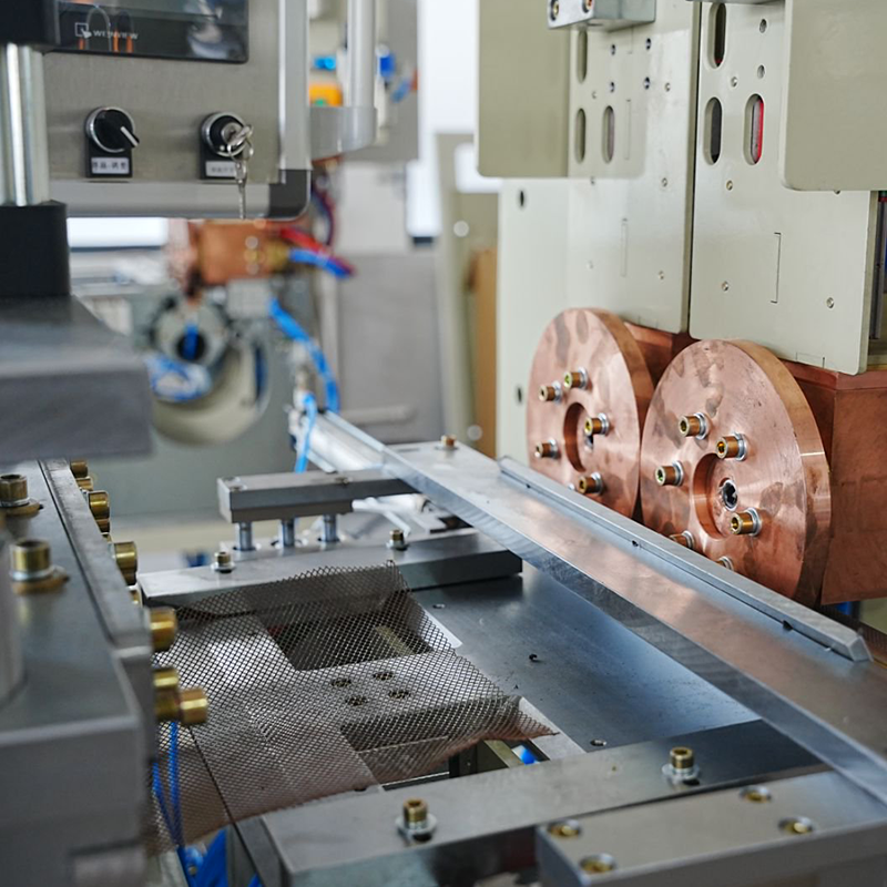 Machine intégrée de soudage de treillis à rouleaux de tambour