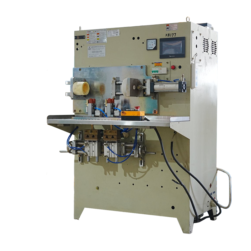 Machine de soudage par décharge de condensateur à 4 têtes pour corps de coupelle